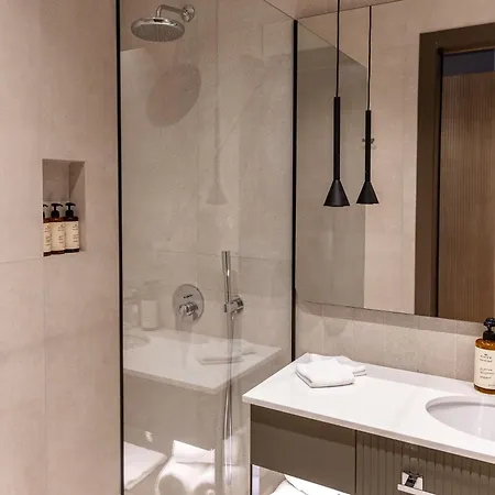 Hotel Grand Duka &