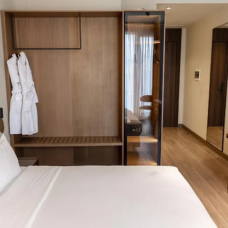 Hotel Grand Duka &